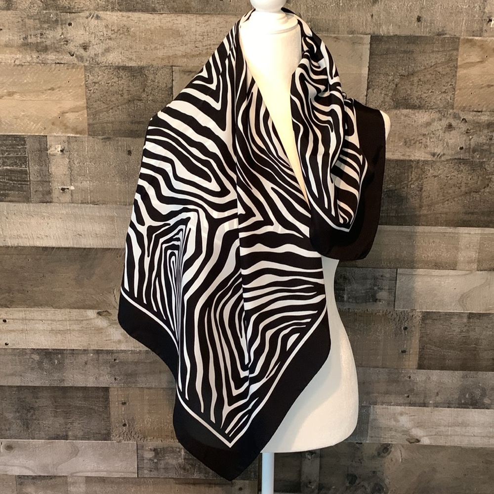 Avon Zebra Scarf - Picture 6 of 16